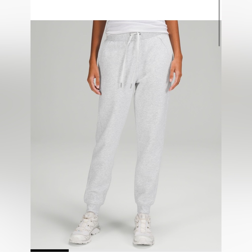 Lululemon scuba high-rise jogger, size 8